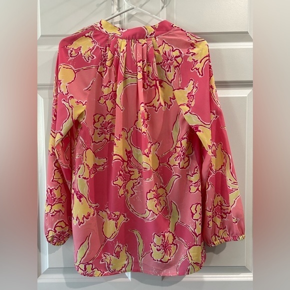 Lilly Pulitzer Elsa Daylily Silk Blouse Top Pink Yellow Floral Size S Popover - Picture 2 of 7